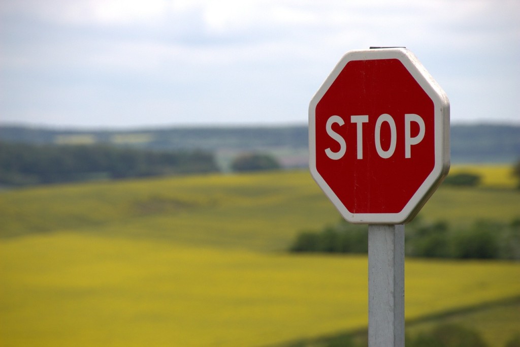 STOPの標識の画像